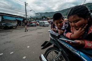 BIB: 110
                            <button type="button" onclick="openModal(22791004)" class="btn btn-primary btn-sm float-right btn-popup" data-toggle="modal" data-target=".modal-high-quality">
                        <i class="fas fa-shopping-cart"></i> Add to Cart
                    </button>
                                            <button type="button" onclick="isThisMe(22791004, true)" class="btn btn-success btn-sm float-right btn-popup btn-isme hidden" data-toggle="tooltip" data-placement="bottom" title="นี่คือรูปของคุณใช่ไหม คลิกที่นี่เพื่อเอาเข้าอัลบั้ม">
                        <i class="fas fa-plus"></i> Add to album
                    </button>
                    <button type="button" onclick="isThisMe(22791004, false)" class="btn btn-warning btn-sm float-right btn-popup btn-isnotme hidden">
                        <i class="fas fa-ban"></i> Remove from album
                    </button>